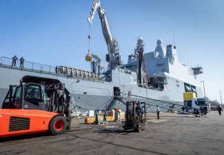 Karel Doorman gaat grens bewaken
