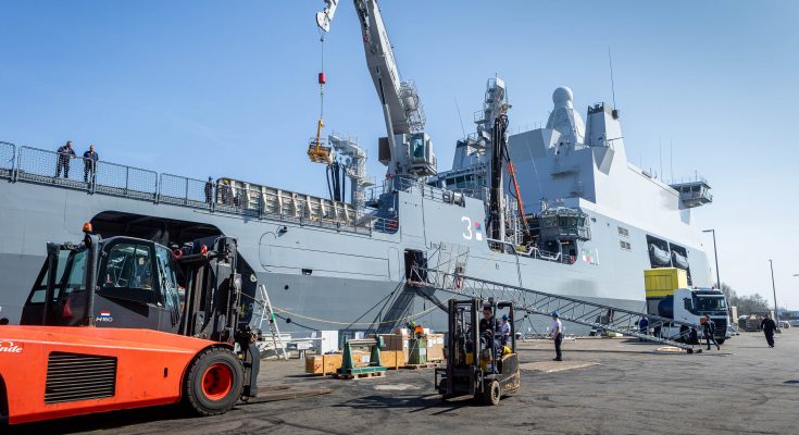 Karel Doorman gaat grens bewaken