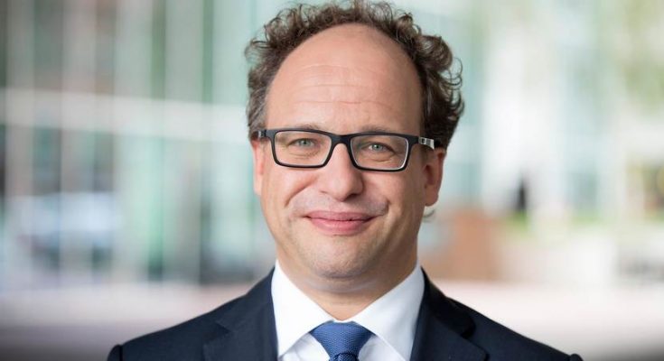 Koolmees: Op BES-eilanden meer kans op werk voor lokale arbeidskrachten