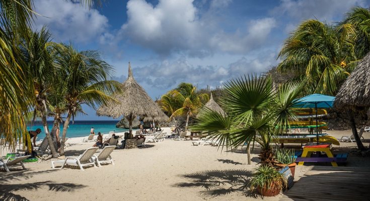 Buiten Europa alleen Aruba, Bonaire, Curaçao en Sint Maarten code geel