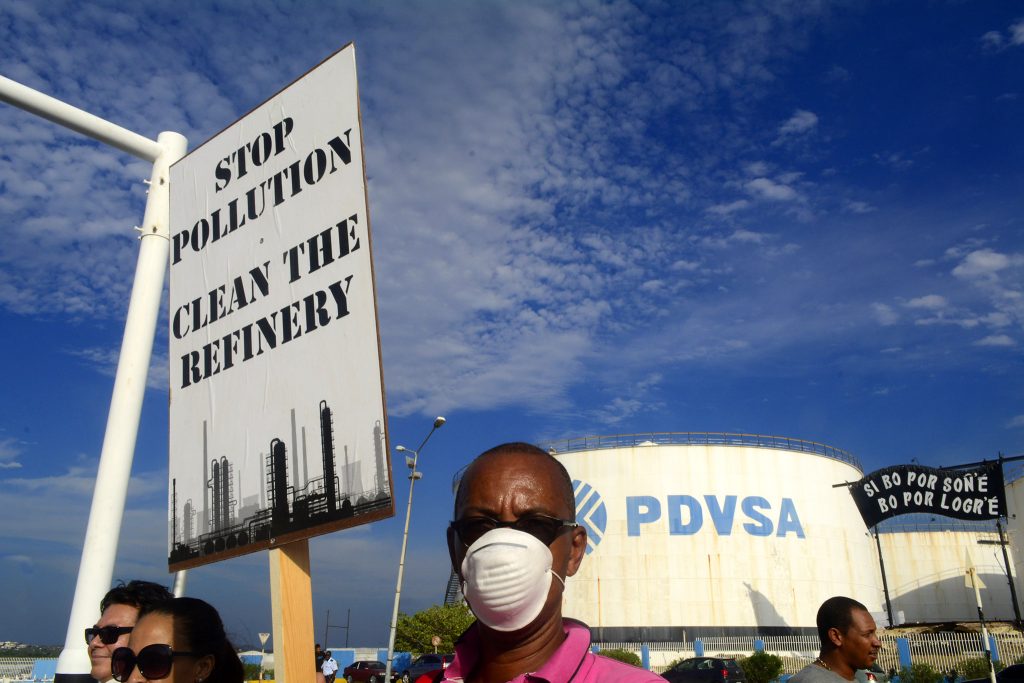 Curaçaose raffinaderij krijgt ruim baan om milieu te vervuilen