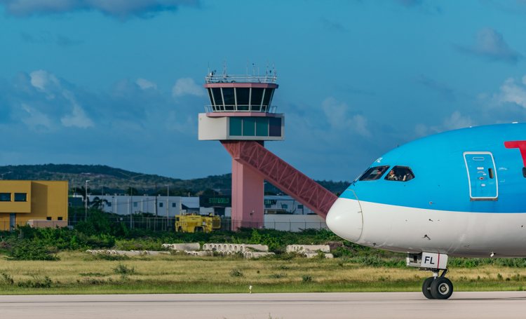 De luchthaven op Bonaire behoeft financiële hulp voor veiligheid en uitbreiding