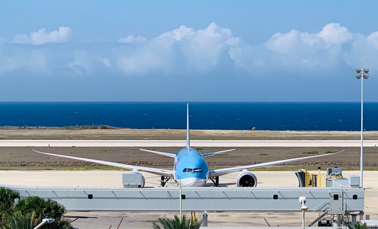 KLM moet toch hogere landings- en parkeergelden betalen op Curaçao