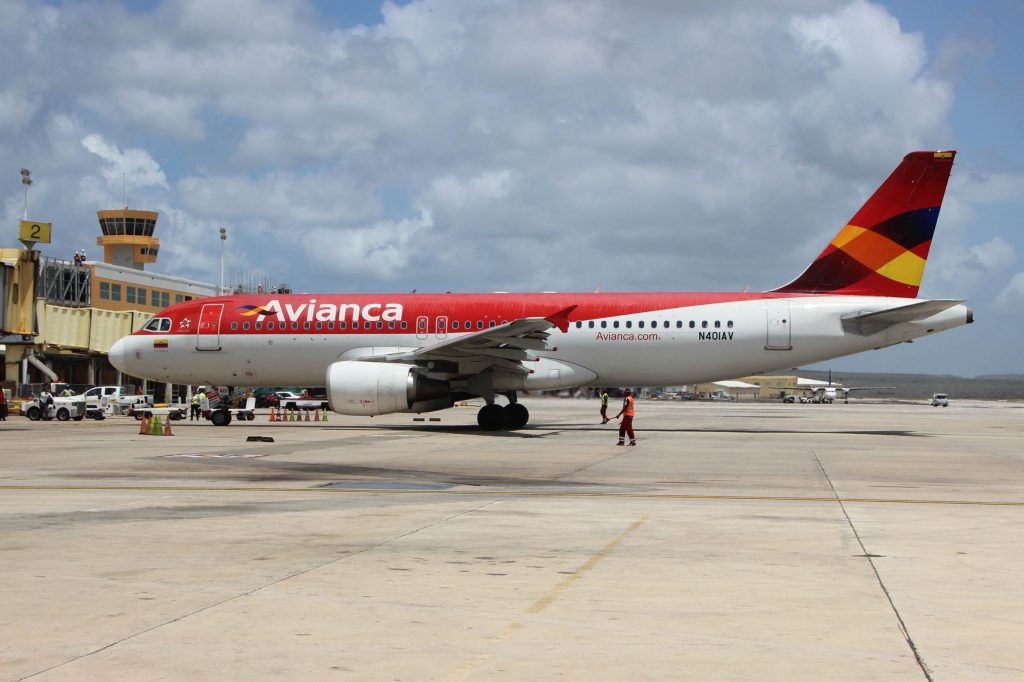 Colombiaanse Avianca schort vluchten Curaçao tijdelijk op vanwege corona