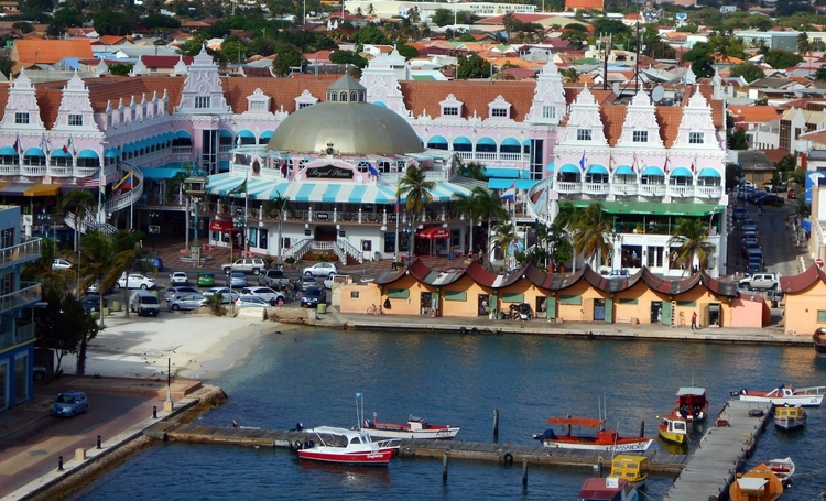 Toerisme Aruba krabbelt op
