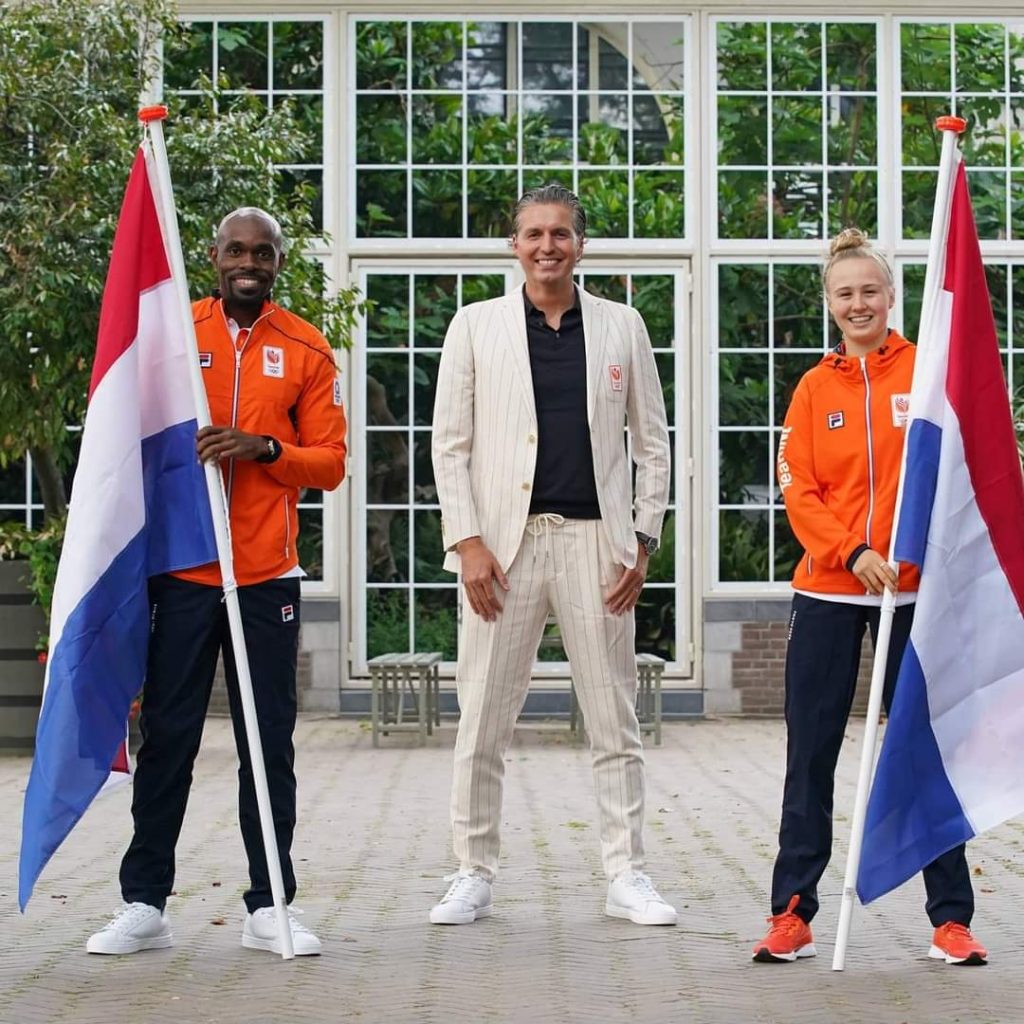 Martina draagt Nederlandse vlag bij opening Spelen