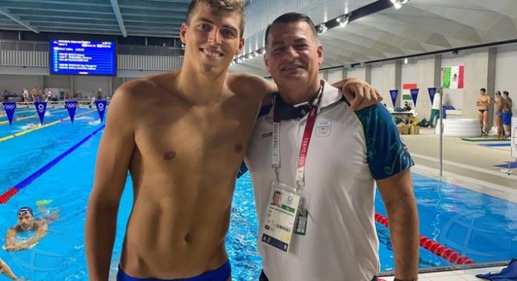 Zwemmer Mikel Schreuders uit Aruba verbetert record in Tokio