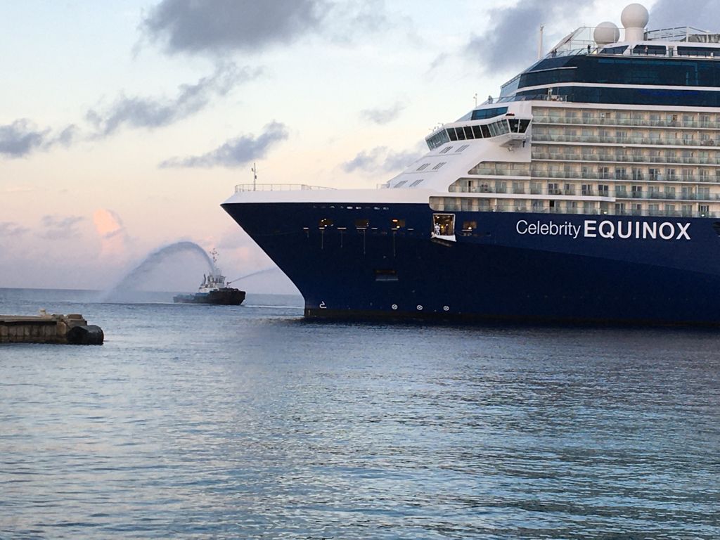 Eerste cruiseschip Equinox via Aruba en Curaçao op Bonaire aangekomen