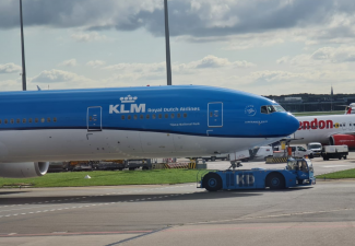 KLM vraagt ongevaccineerd vliegend personeel zich te melden