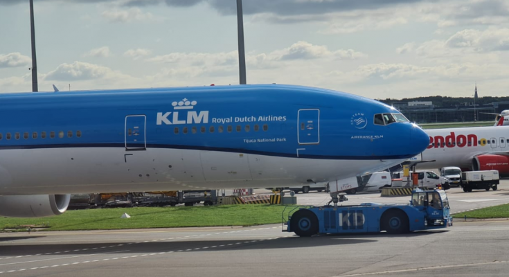 KLM vraagt ongevaccineerd vliegend personeel zich te melden