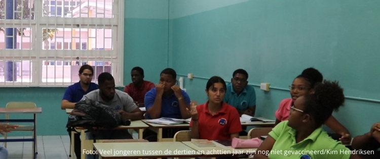 Coronamaatregelen op Curaçao met drie weken verlengd: overheid roept jongeren op voor vaccinatie