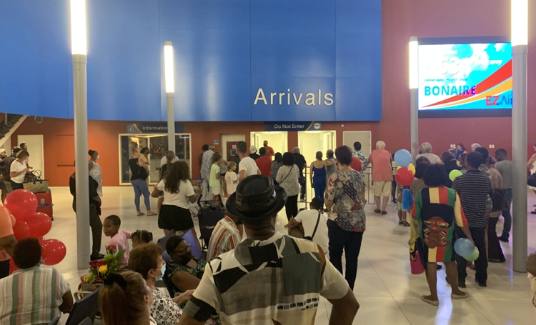 Steeds meer Nederlanders naar Curaçao
