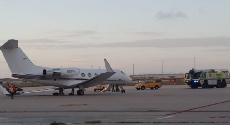 Vliegtuig zakt door landingsgestel op luchthaven van Aruba