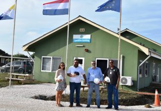 Vertegenwoordiger EU kijkt naar rioleringsproject Bonaire