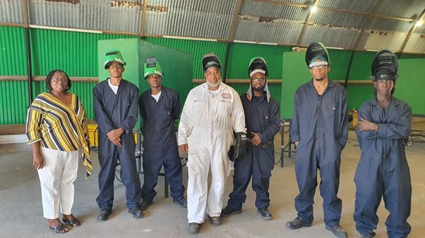 Ministerie van SZW financiert training voor lassers op Sint-Eustatius