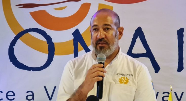 Havenmeester Bonaire ontkent logistieke problemen bij vrachtaanvoer