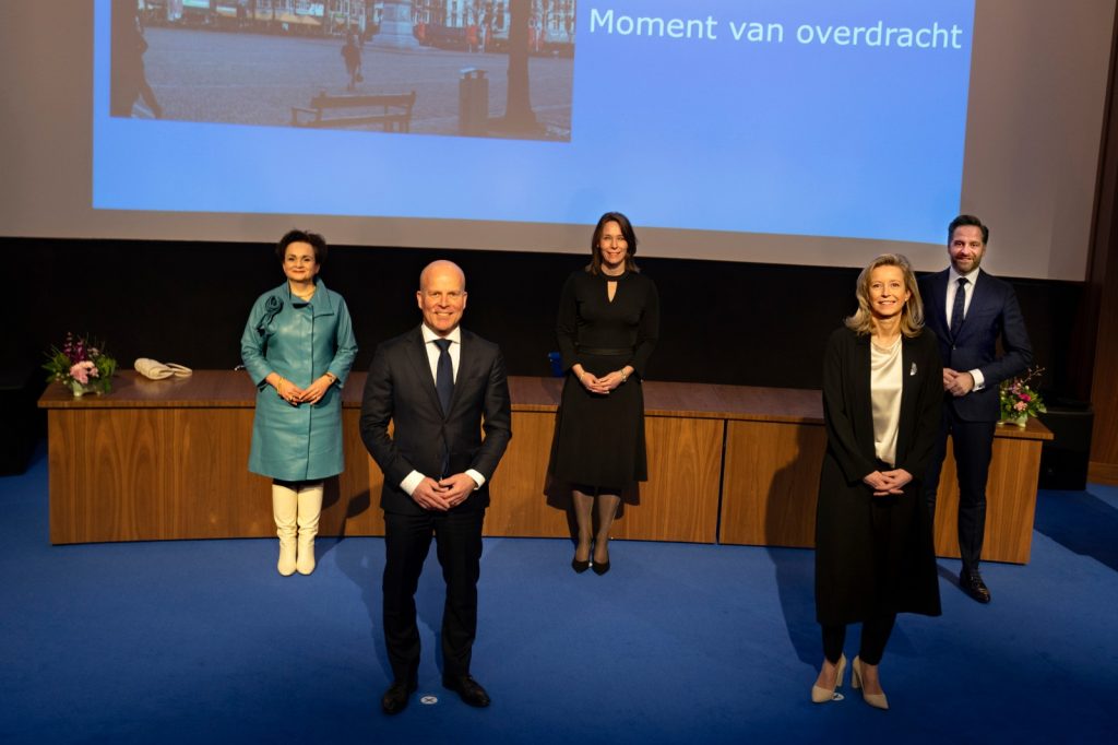 Nieuwe staatssecretaris Van Huffelen wil zo snel mogelijk naar de eilanden komen